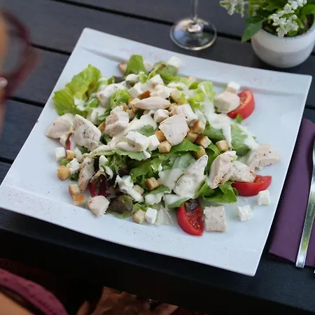 Hôtel Inn Design&Restaurant Châteaubriant Hotel 2*