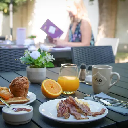 Hôtel Inn Design&Restaurant Châteaubriant Hotel 2*